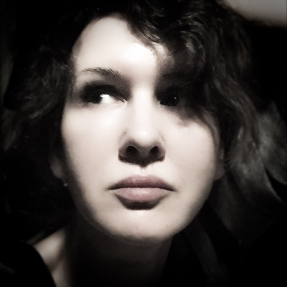 Meet your Posher, Alexandra - Picture 1 of 1